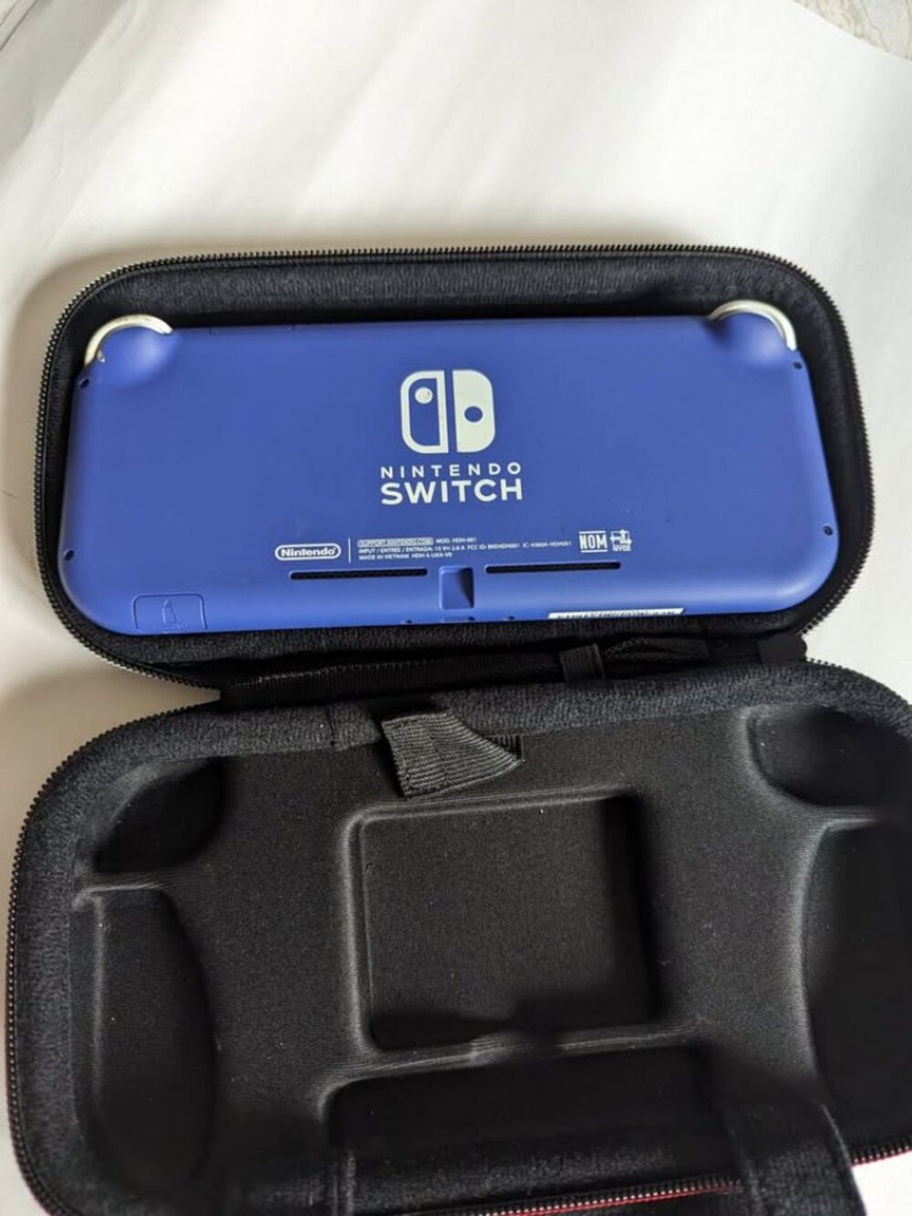 Nintendo Switch - Blue - Picture 5 of 5